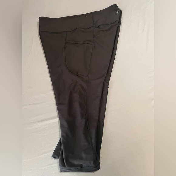 Old Navy Black Active Crop Leggings Sleek Fit, High-Rise,Go Dry , size XL - Picture 5 of 8
